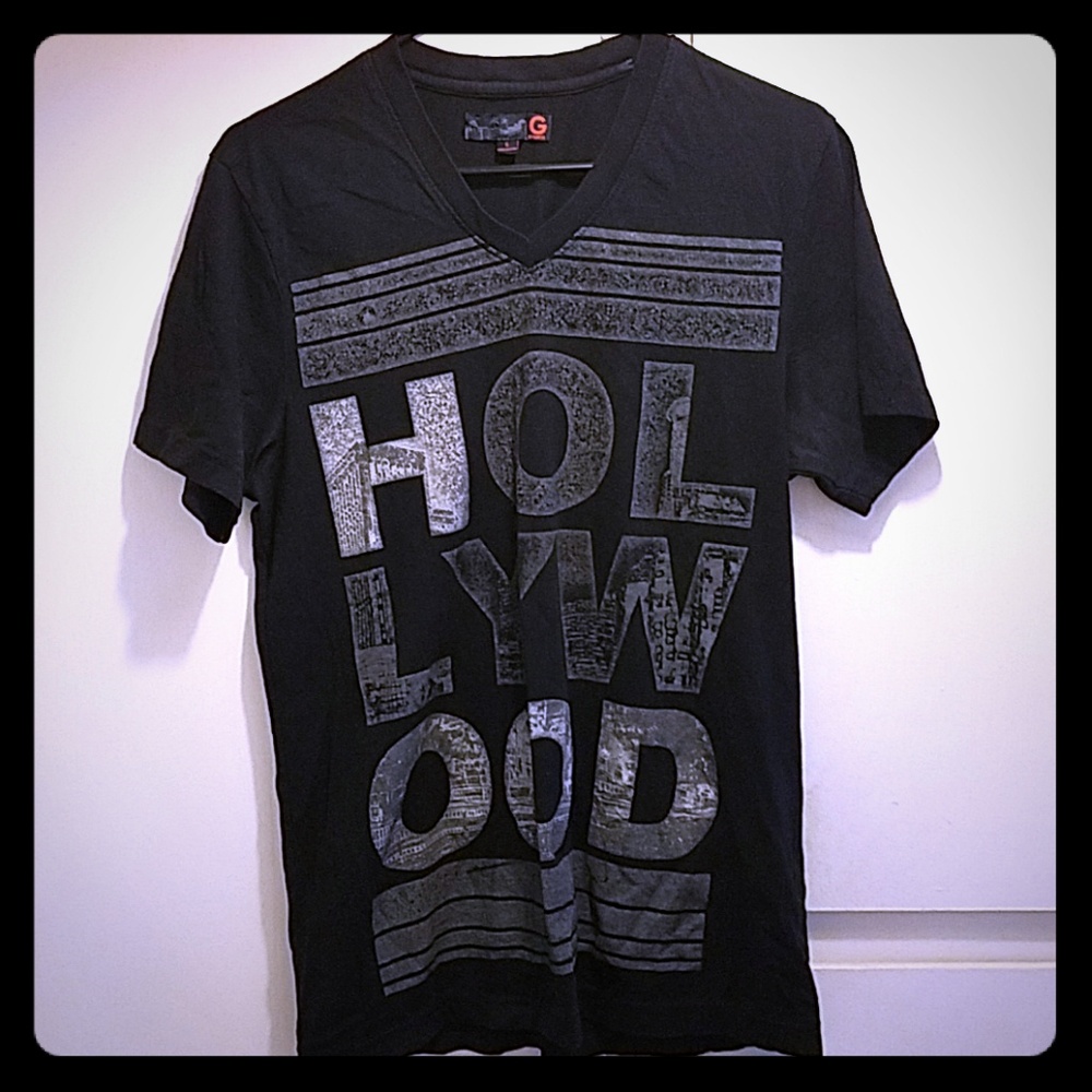GUESS Hollywood V-Neck T-Shirt